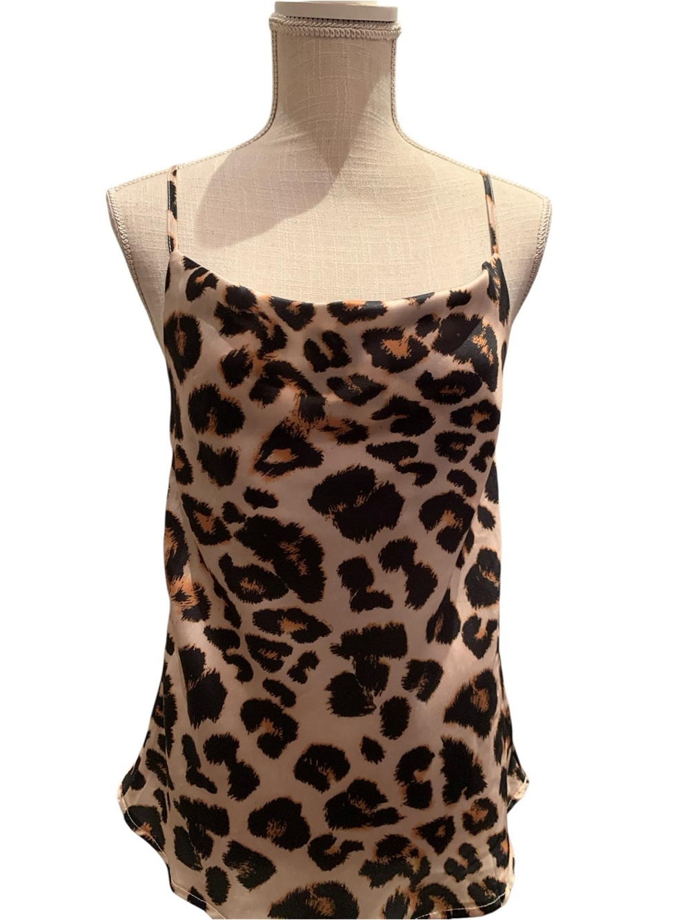 🌸GLAM🌸NWT! LEOPARD SPAGHETTI STRAP SATIN CAMISOLE. EXCELLENT CONDITION!